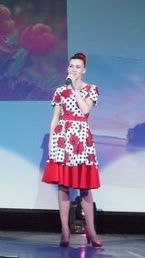 Поет Анастасия Пегасова