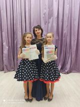 Дуэт и Председатель организационного комитета, преподаватель хоровых дисциплин МОУ ДО "Детская музыкально - хоровая школа" З. А. Крестьянинова.
